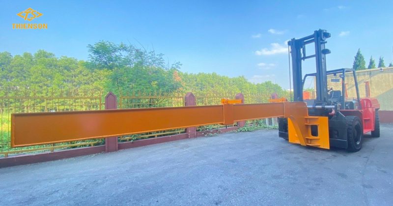 Xe nâng gắp kính hay còn gọi là xe nâng kẹp kính